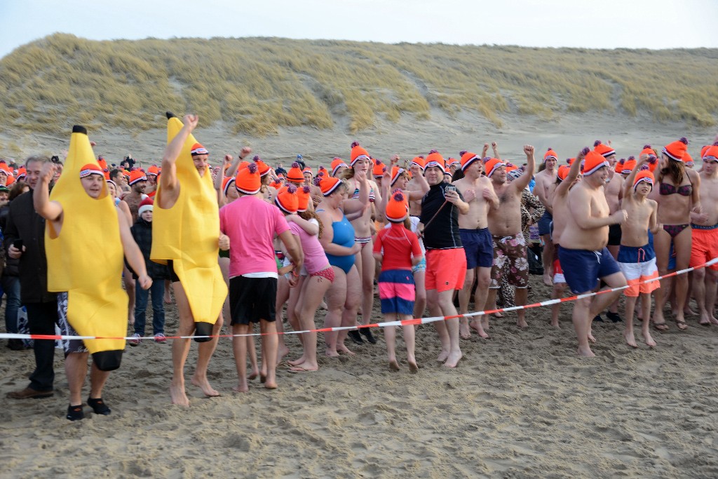 ../Images/Nieuwjaarsduik Nederzandt 2015 025.jpg